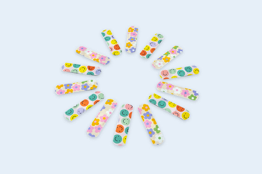 Padrão de desenho animado colorido bandagens infantis